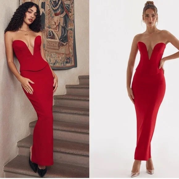 HOUSE OF CB NAYARA RED ROSE MAXI SKIRT - NEW W/O TAG - Picture 2 of 3